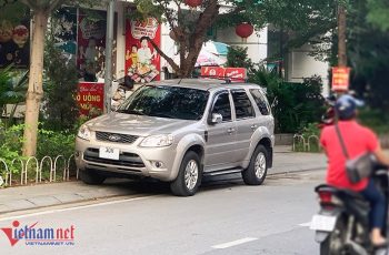 Từ giờ, ô tô đỗ kiểu “ghếch chân” lên vỉa hè sẽ bị phạt trong trường hợp này? – News